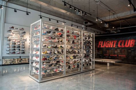 FLIGHT CLUB .